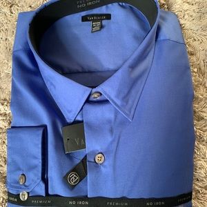 Mans button down long sleeve dress shirt